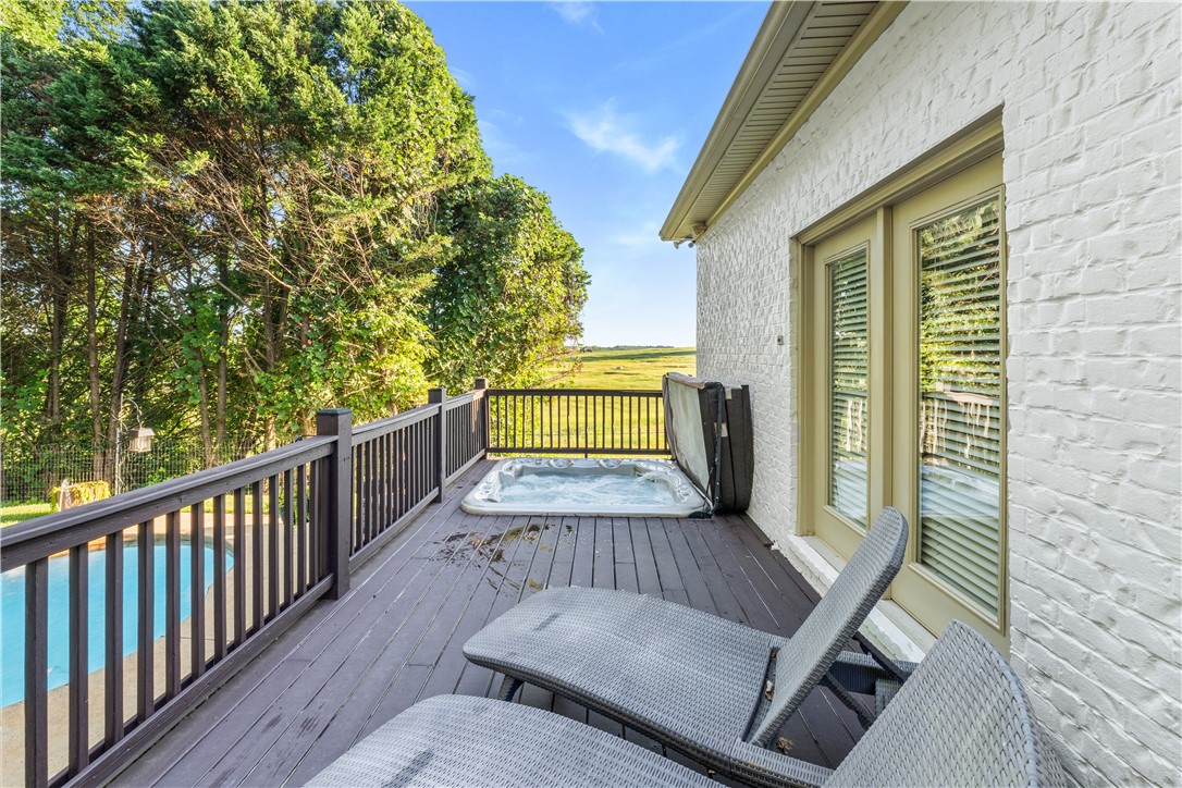 1584 OVERHILL COURT