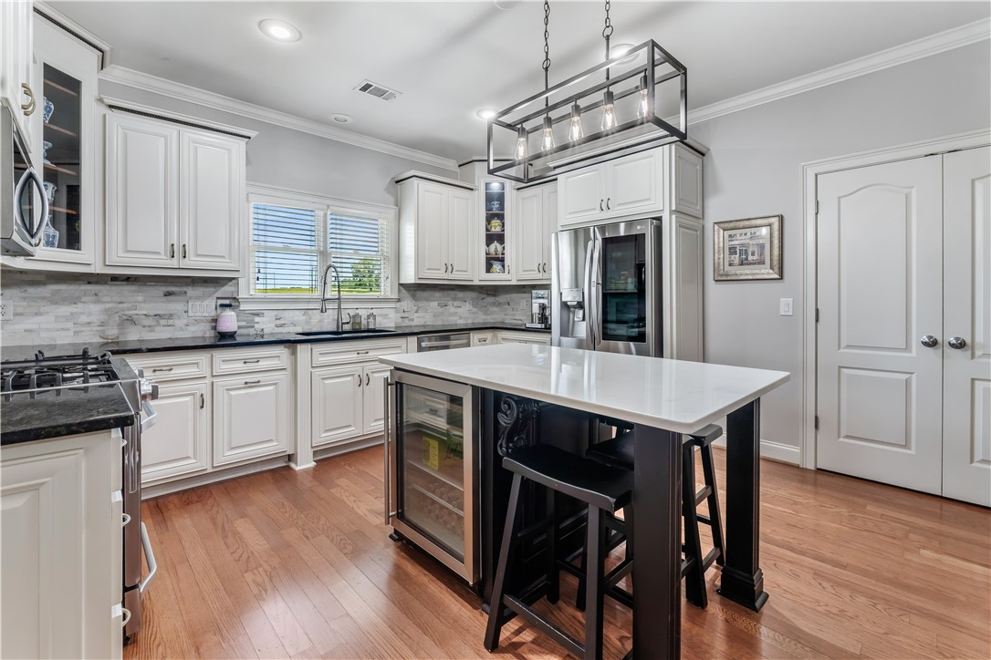 1584 OVERHILL COURT