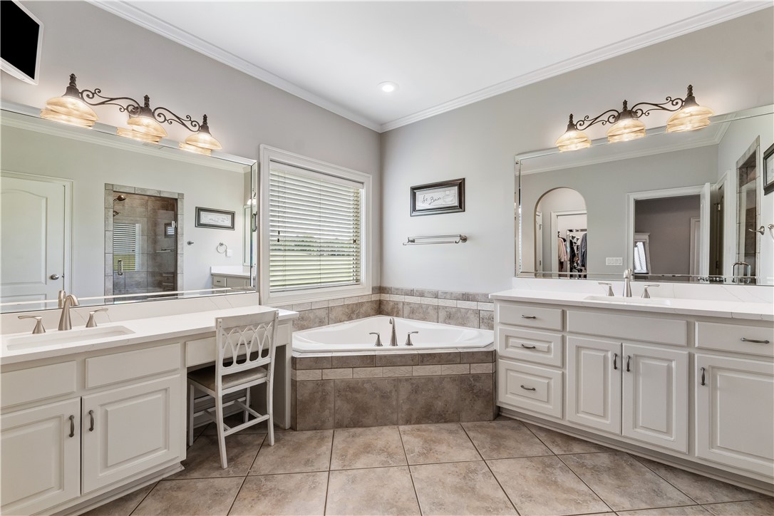 1584 OVERHILL COURT