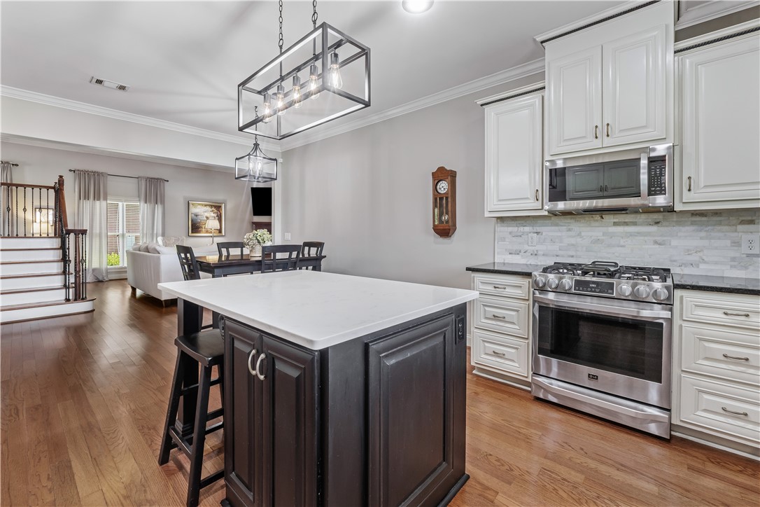 1584 OVERHILL COURT