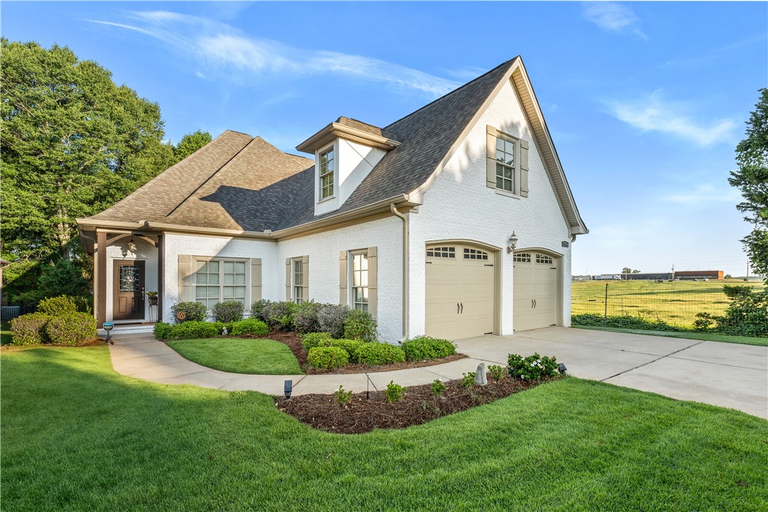 1584 OVERHILL COURT