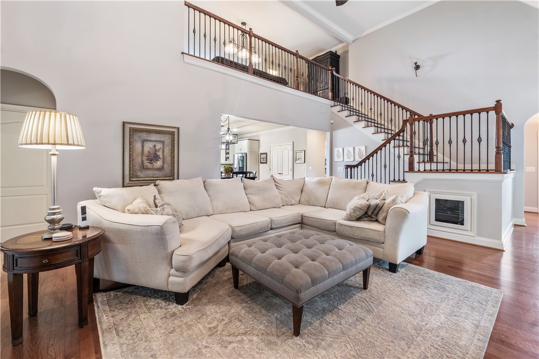 1584 OVERHILL COURT