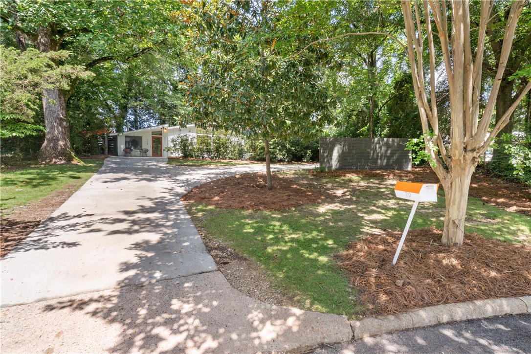 719 MERCER CIRCLE