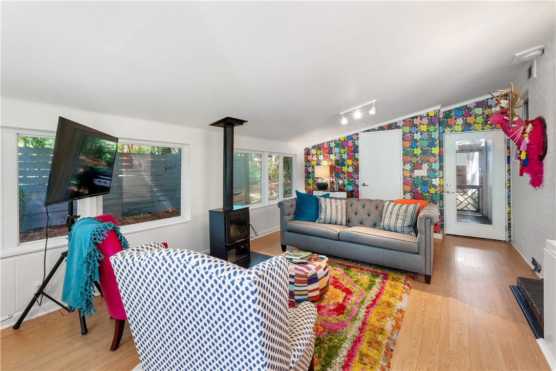 719 MERCER CIRCLE