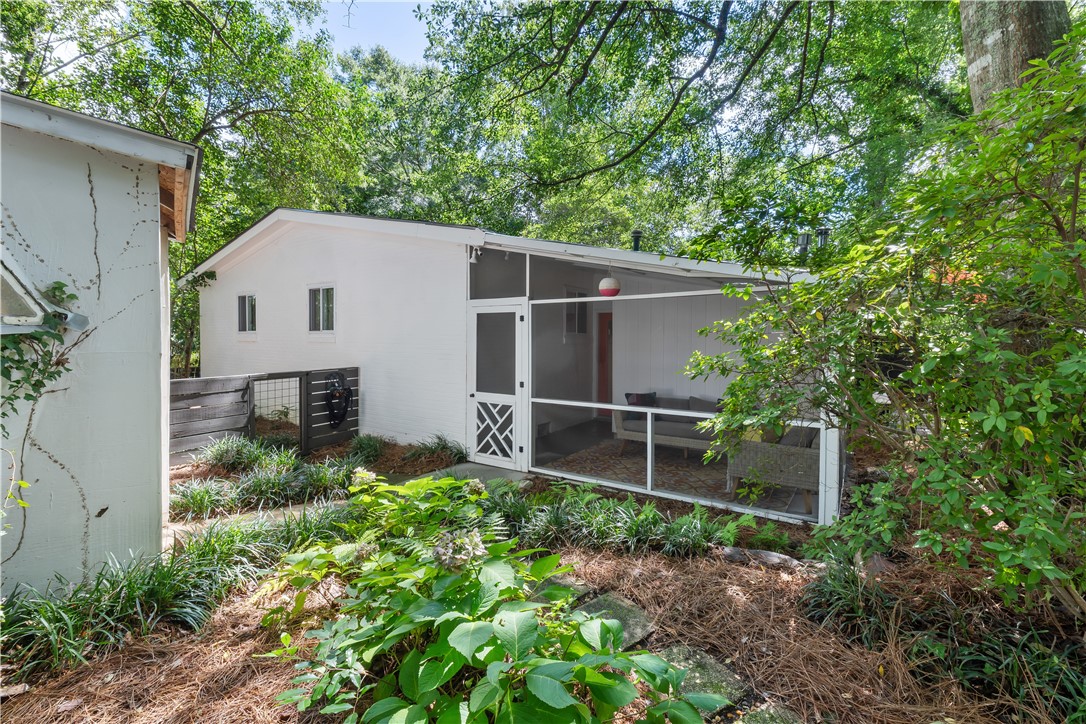 719 MERCER CIRCLE