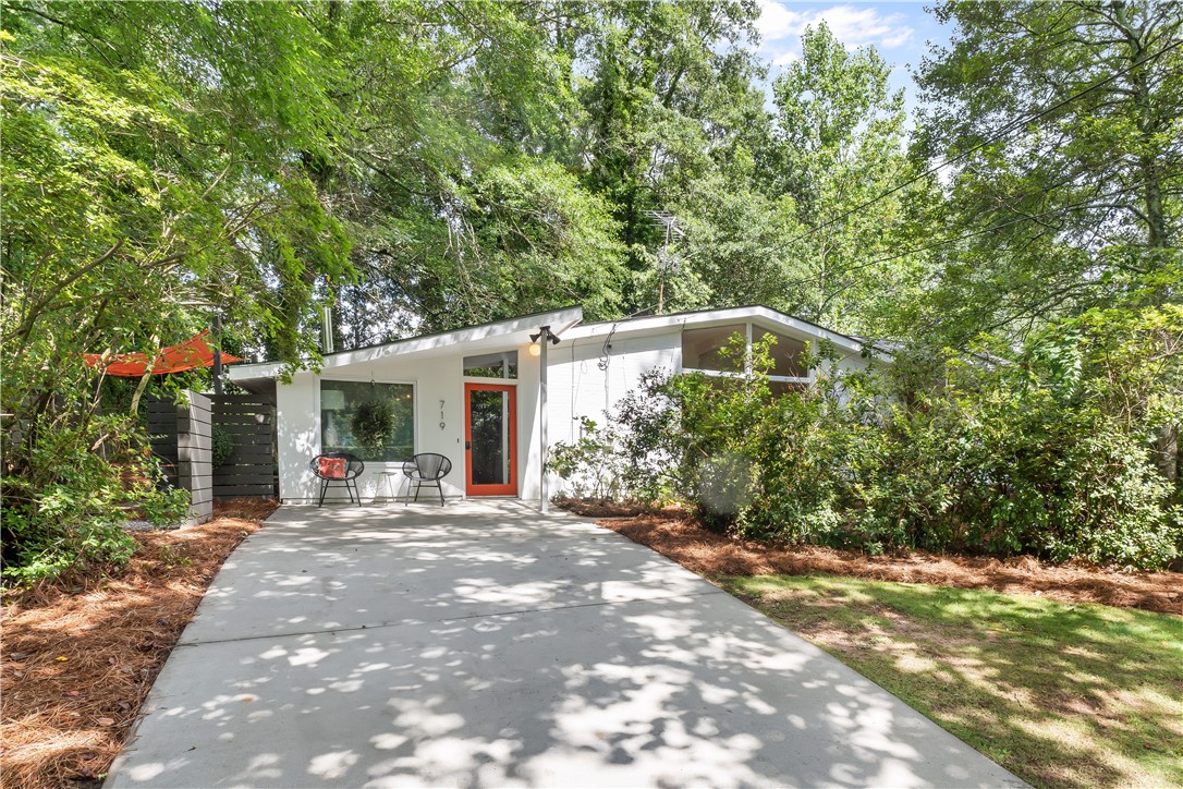719 MERCER CIRCLE