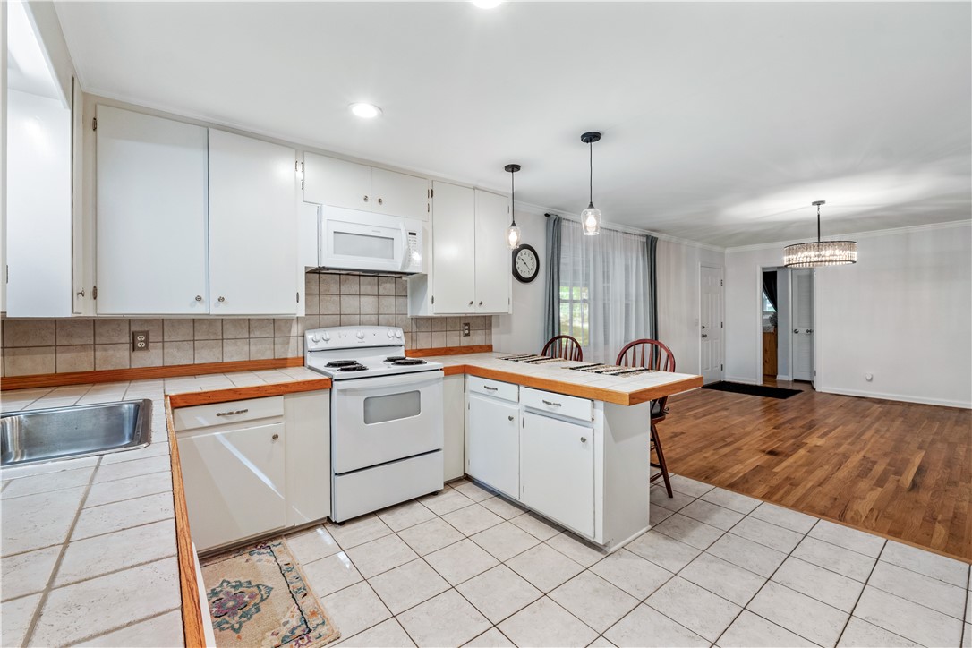 588 SHERWOOD DRIVE