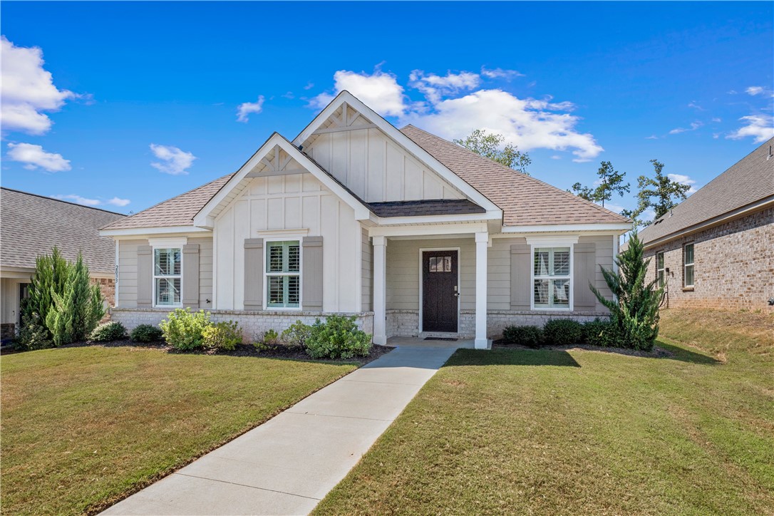 2033 ARMISTEAD LANE
