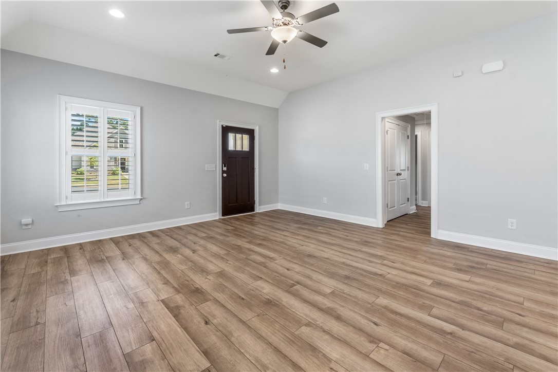 2033 ARMISTEAD LANE