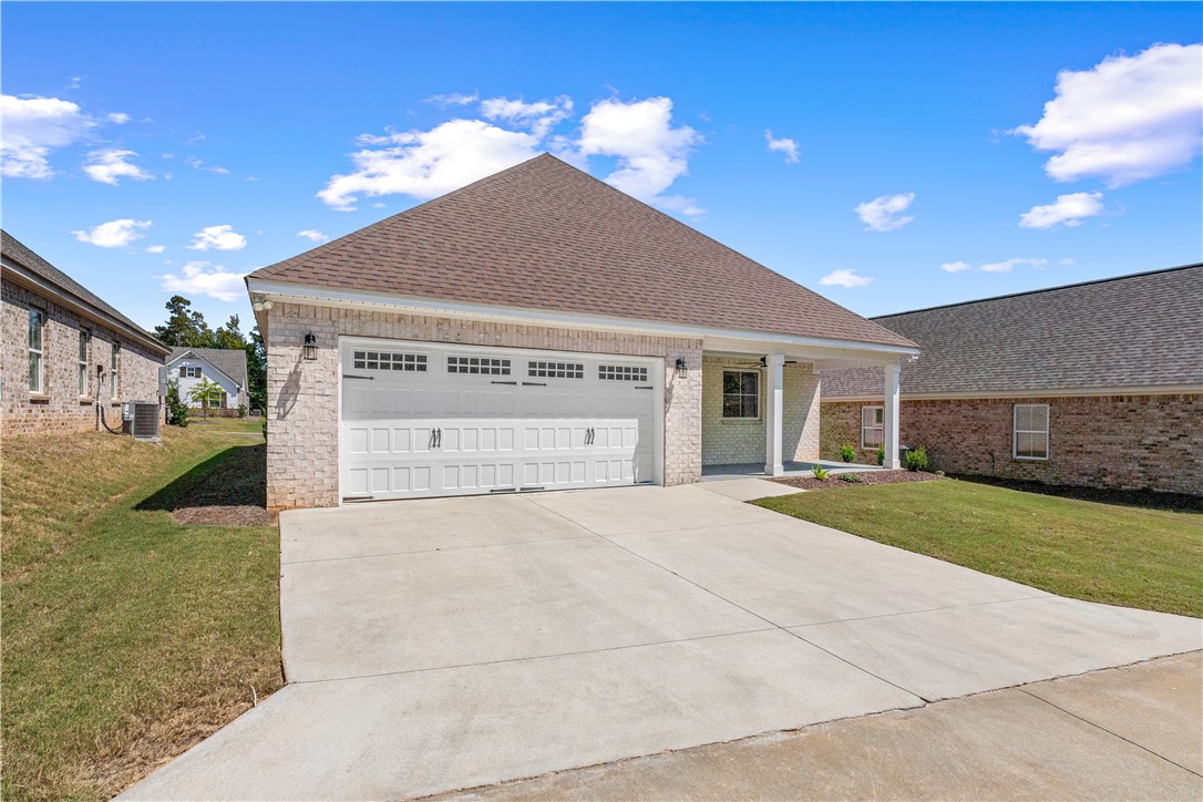 2033 ARMISTEAD LANE