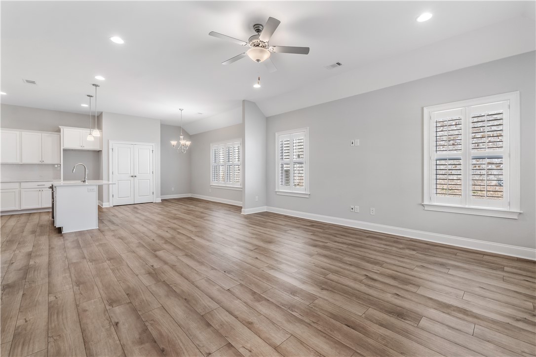 2033 ARMISTEAD LANE