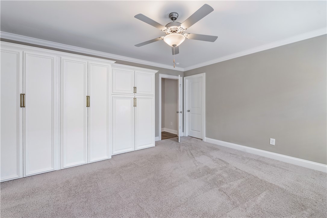 2033 ARMISTEAD LANE