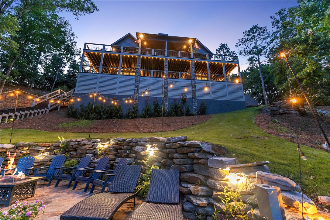 100 RIDGE CREST