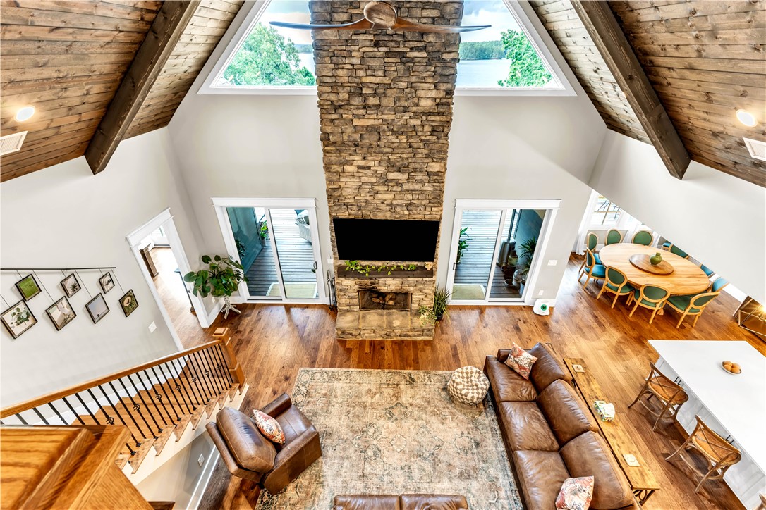 100 RIDGE CREST