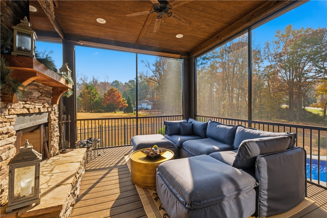 118 PLAINSMAN HILLS LANE