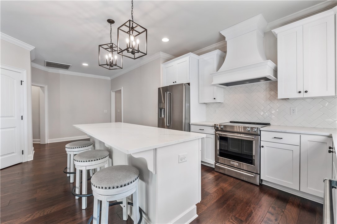 1696 OVERHILL COURT