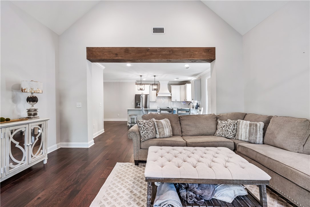 1696 OVERHILL COURT