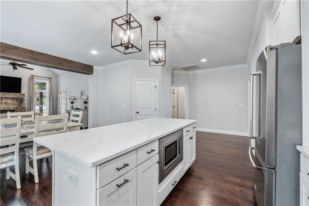 1696 OVERHILL COURT