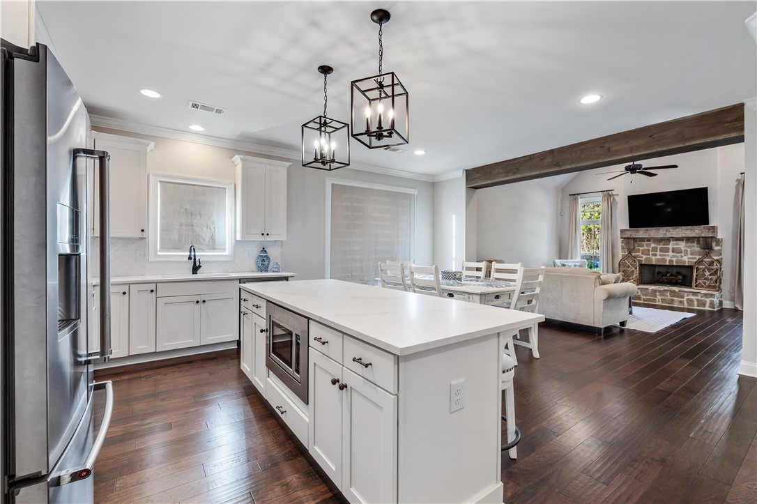 1696 OVERHILL COURT
