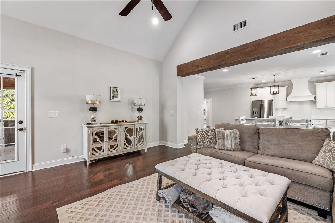 1696 OVERHILL COURT