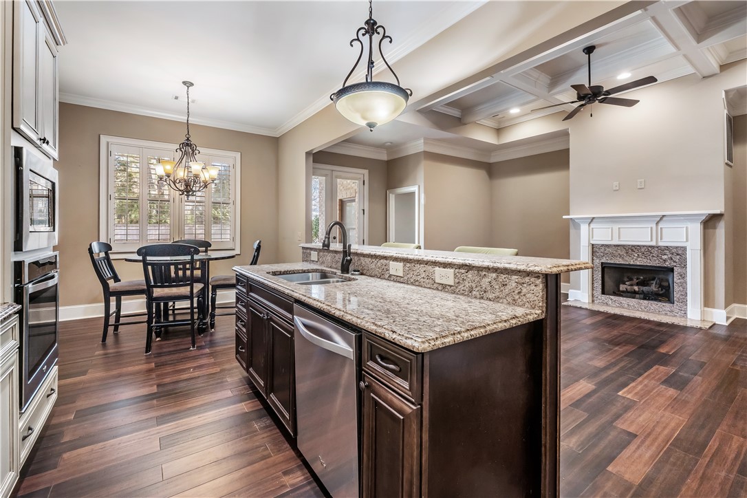 1665 EASTON COURT