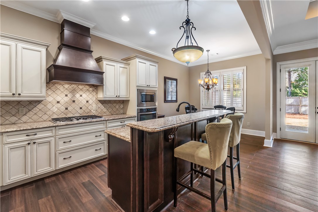 1665 EASTON COURT
