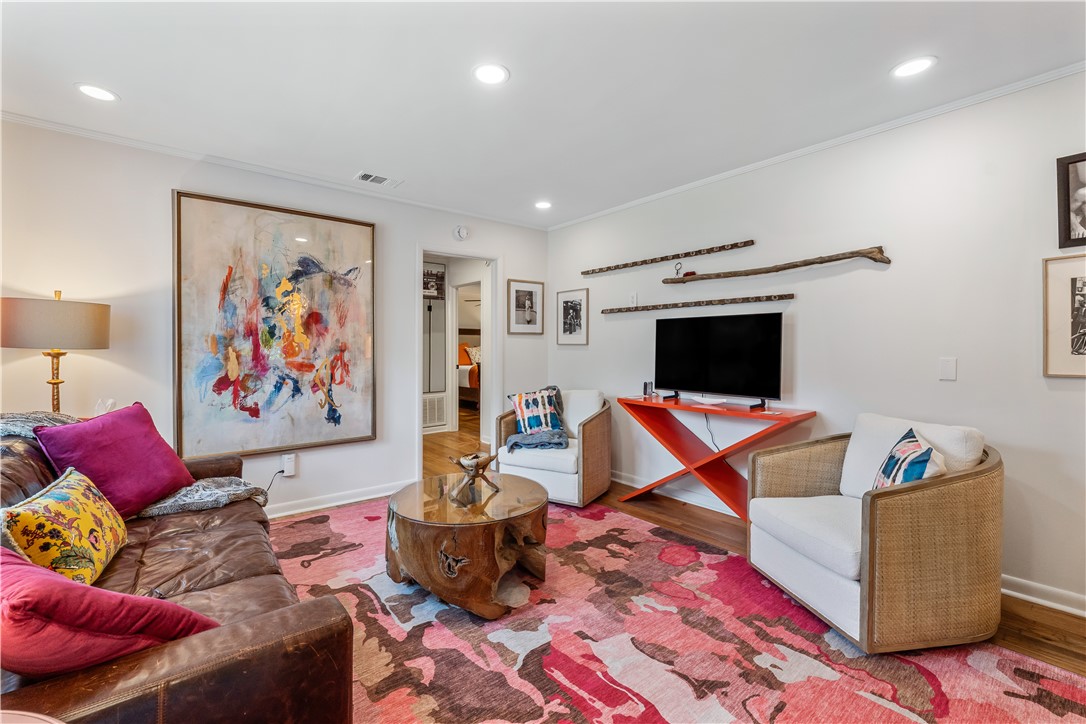 731 MERCER CIRCLE