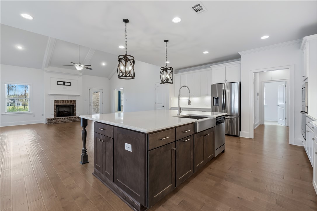 1560 CHARLIE DRIVE