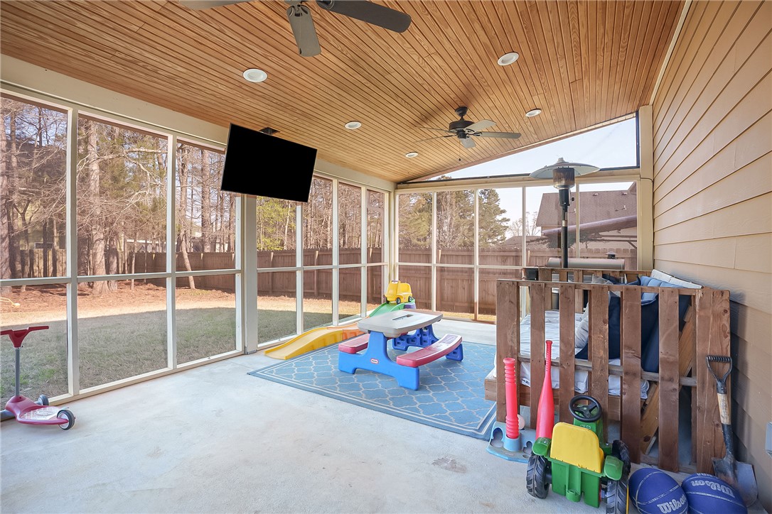 2074 FELICITY LANE