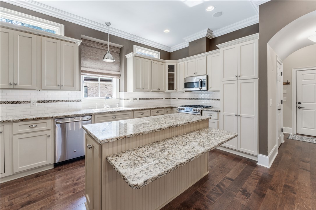 1668 WOODLEY CIRCLE