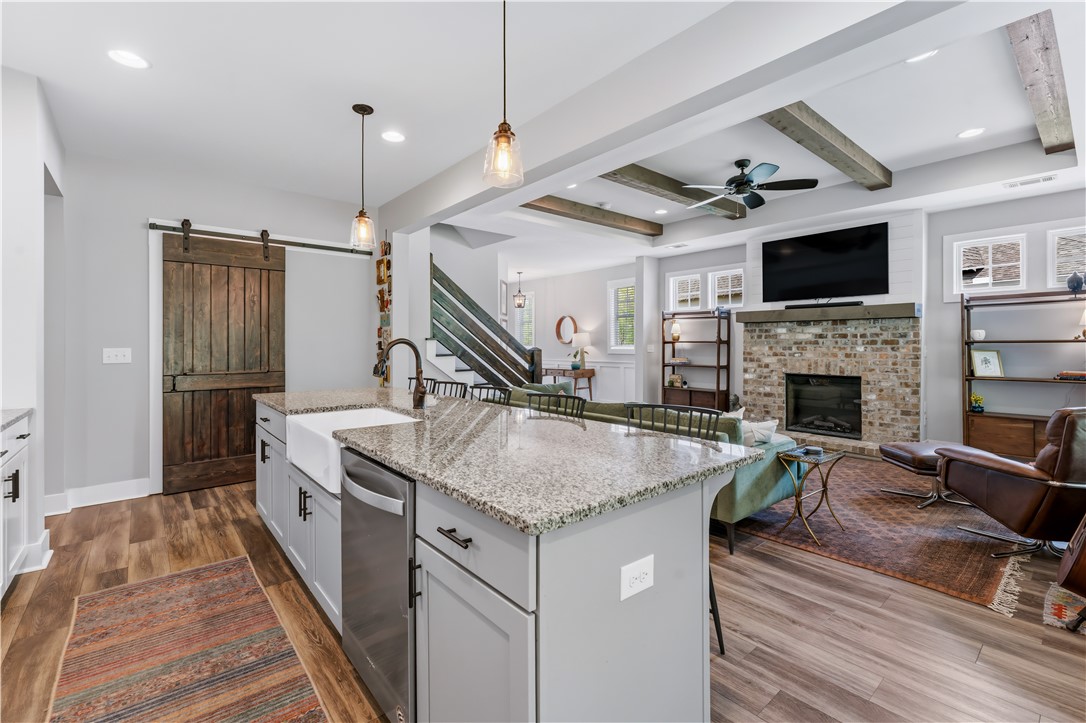 1513 DARTMOUTH DRIVE