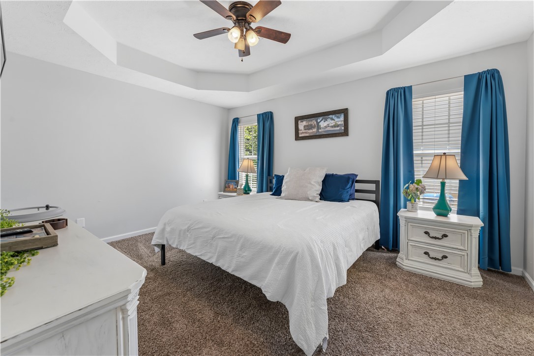 944 SANDSTONE LANE