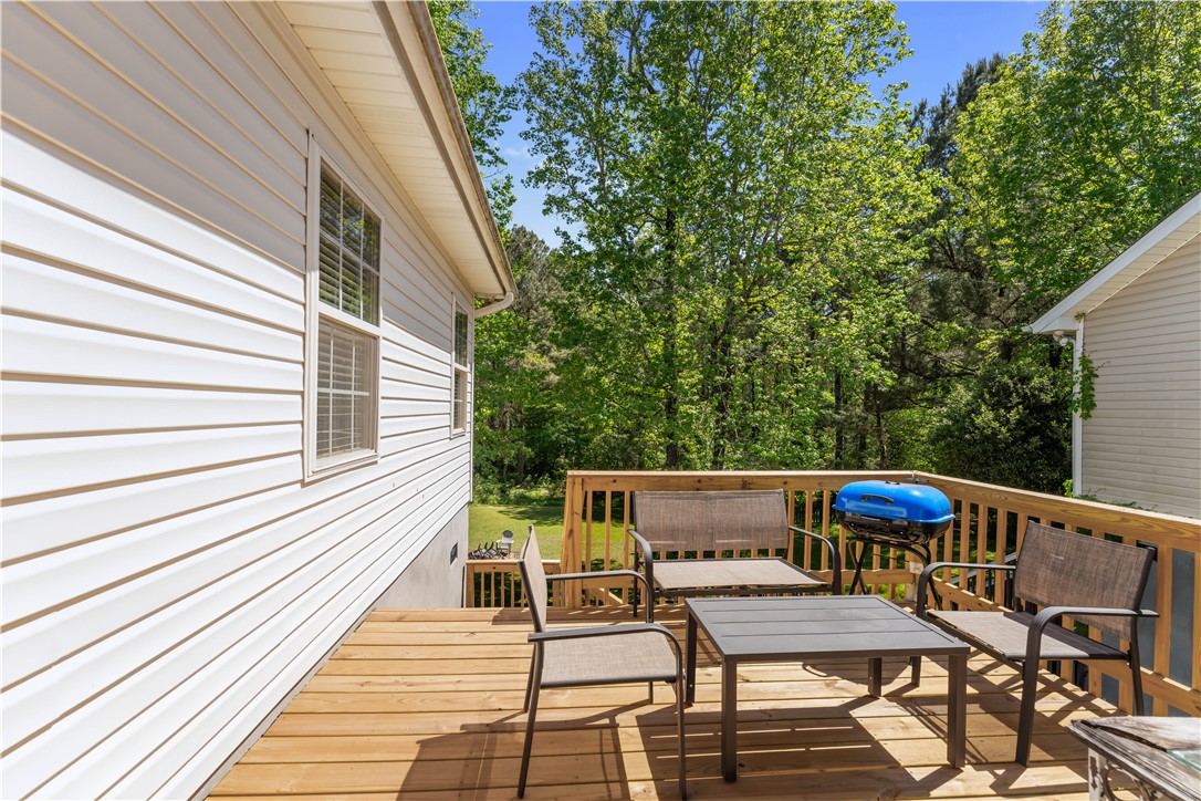 944 SANDSTONE LANE