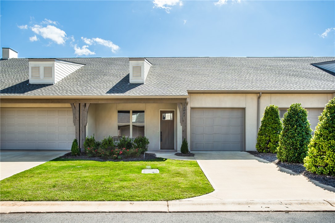 3083 LAKEWOOD LANE