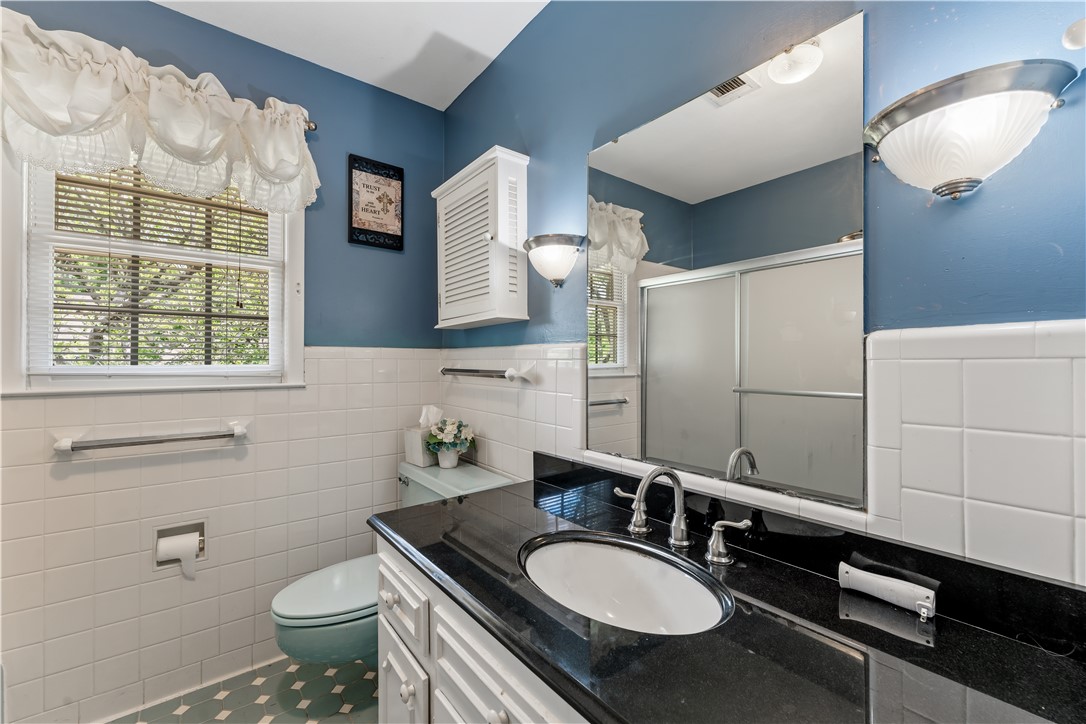 212 REDWOOD COURT