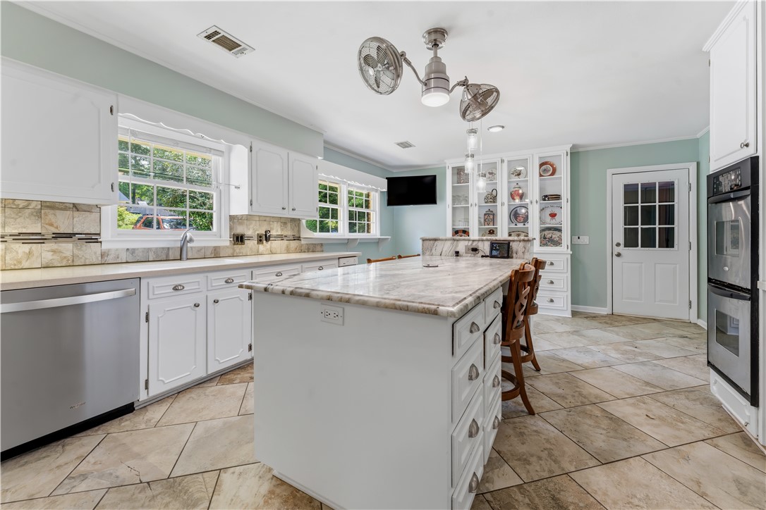 212 REDWOOD COURT