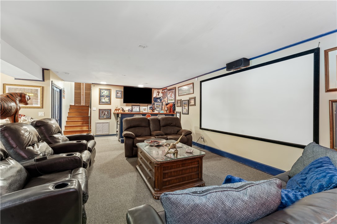 212 REDWOOD COURT