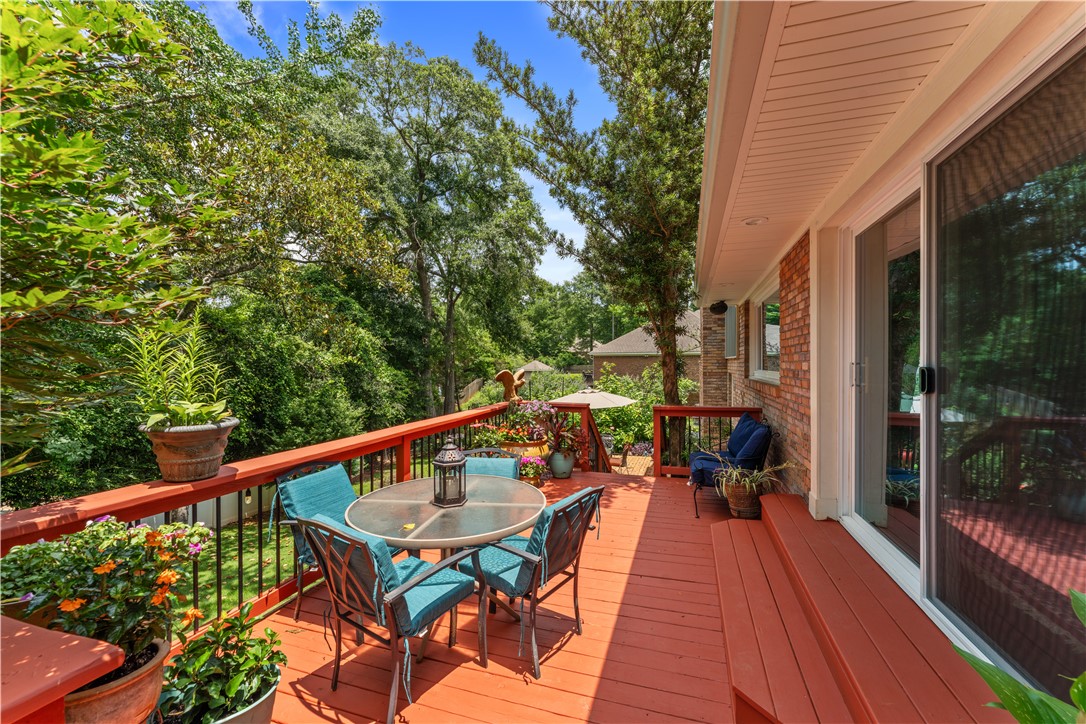 212 REDWOOD COURT