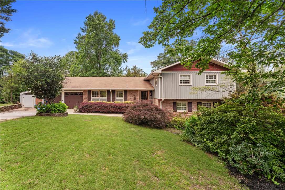 212 REDWOOD COURT