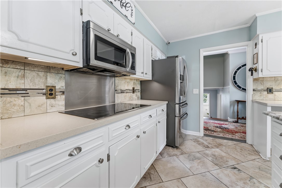 212 REDWOOD COURT