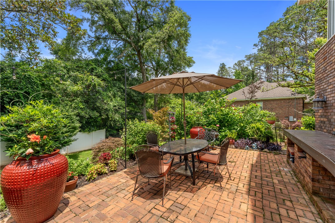 212 REDWOOD COURT