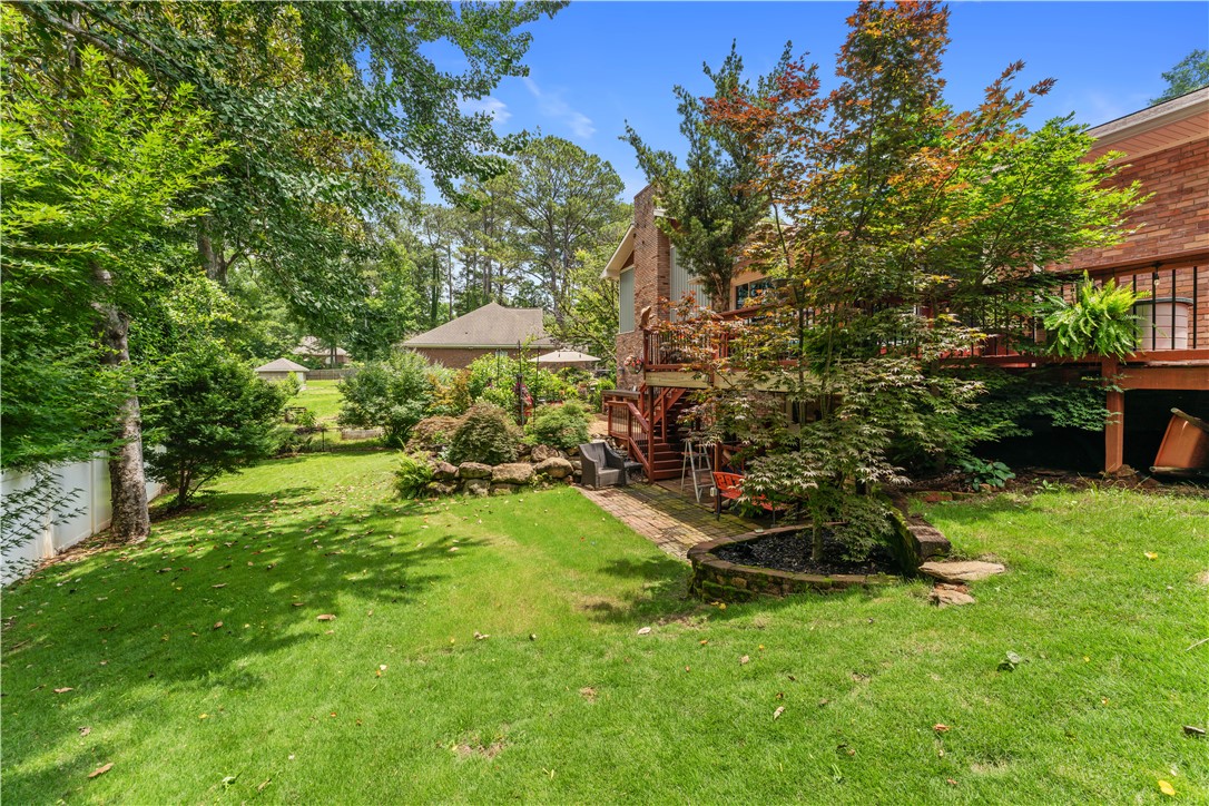 212 REDWOOD COURT