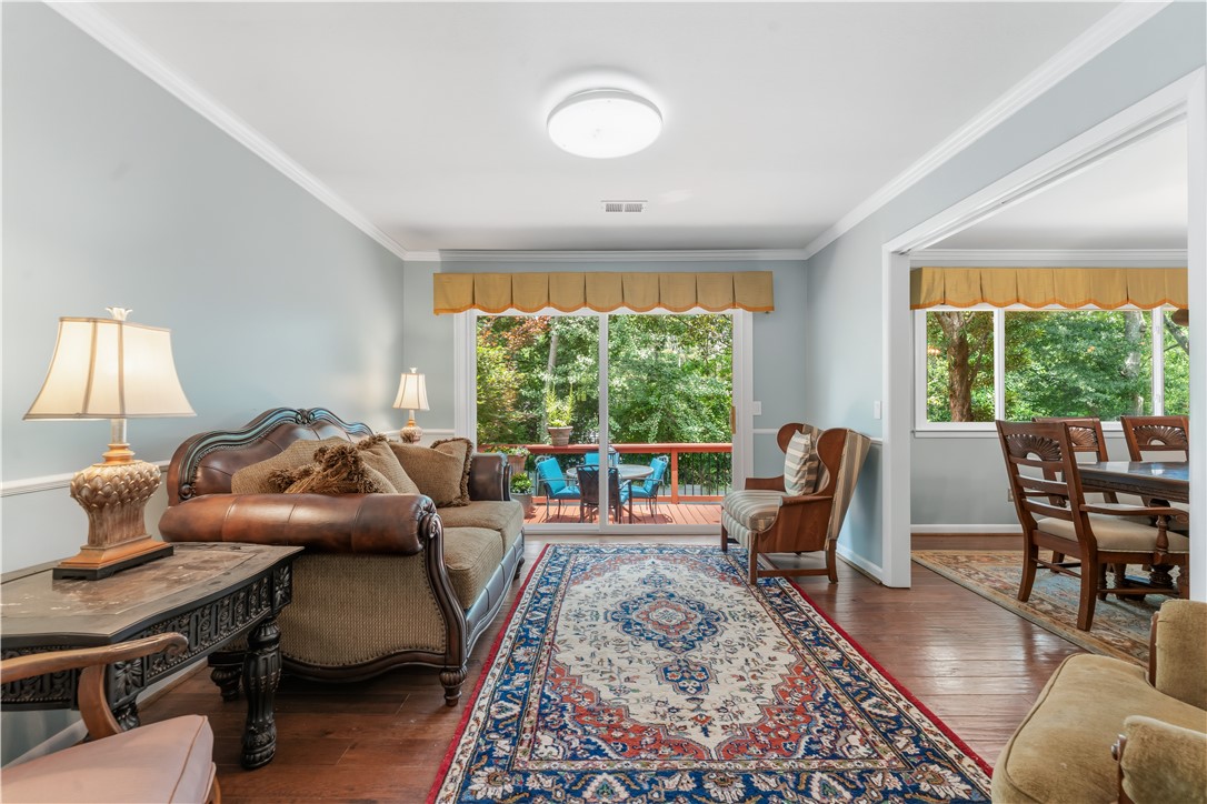 212 REDWOOD COURT