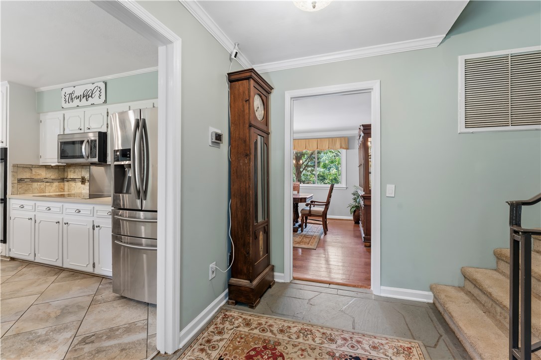 212 REDWOOD COURT