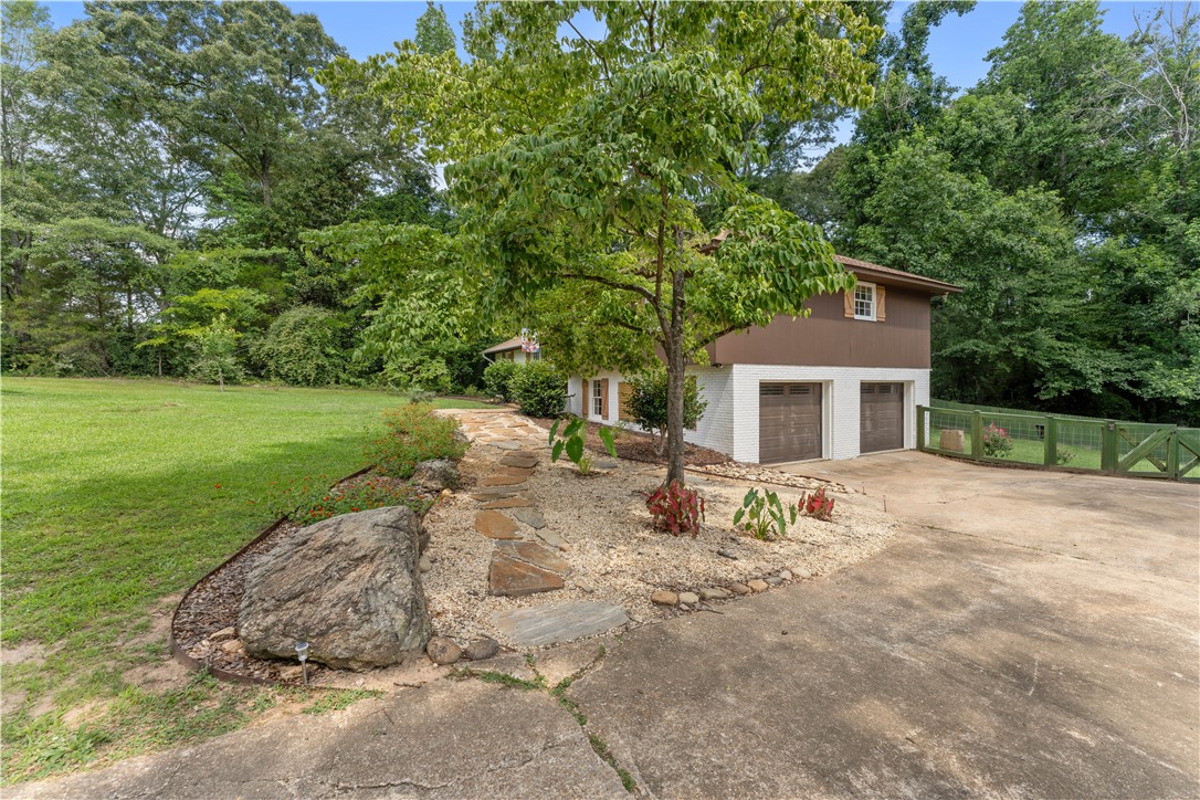 514 CEDARBROOK DRIVE
