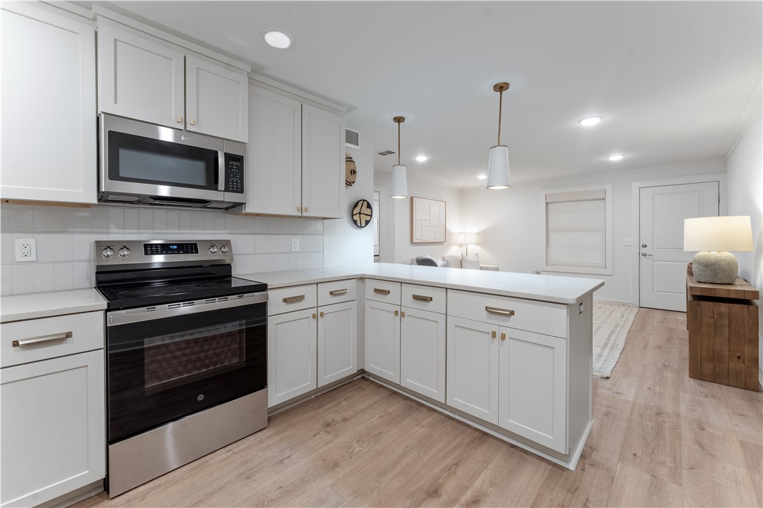 835 N GAY STREET 2