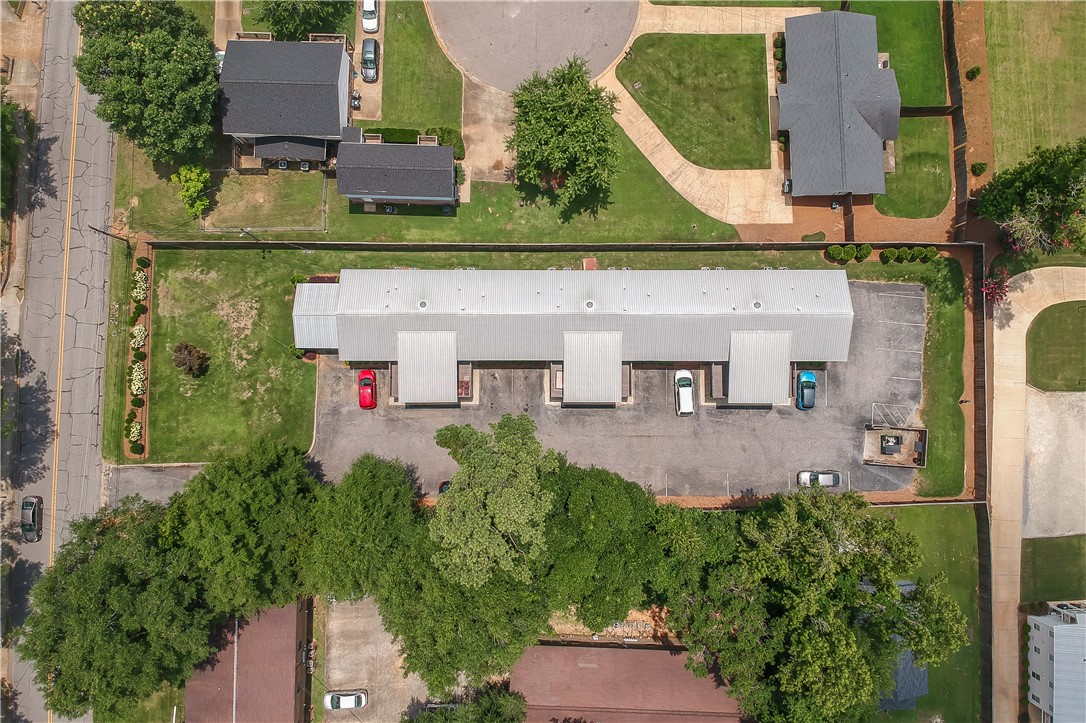 835 N GAY STREET 2