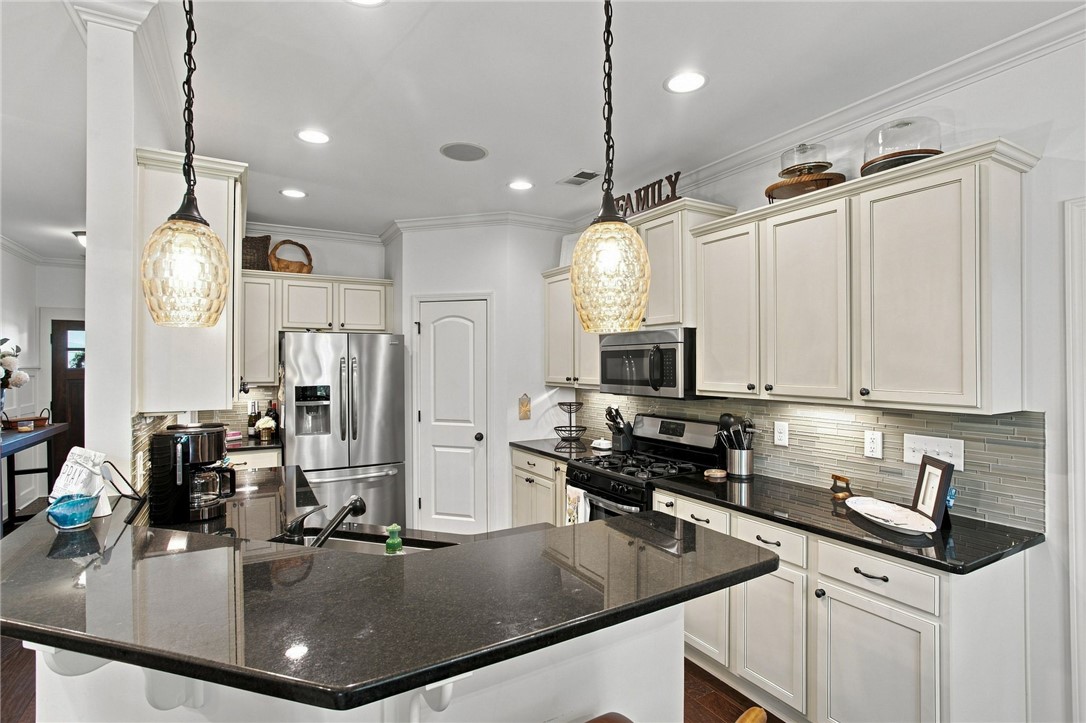 1917 SEQUOIA DRIVE