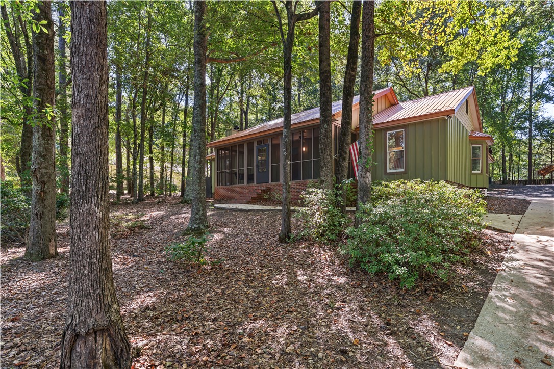 630 EAST LANE