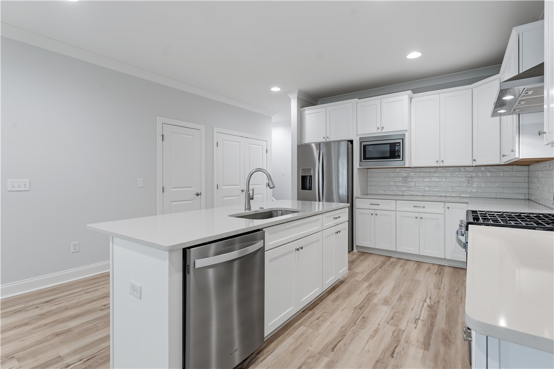 544 CLOVERDALE DRIVE